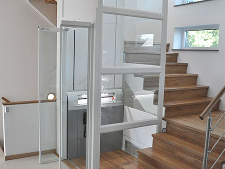 楼梯间安装省空间